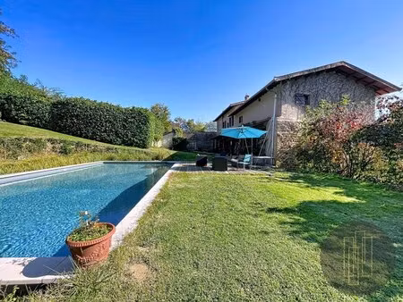 bully -maison pierres dorées de 183 m² habitables – terrain de 4 350 m² avec piscine