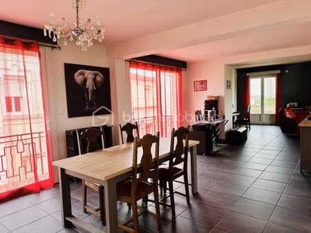 maison et appartement 254 m2 10 pieces dont 7 chambres  garage et terrain