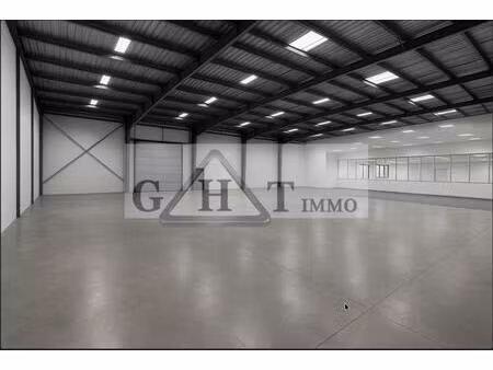 local d’activité de 900 m² à la location