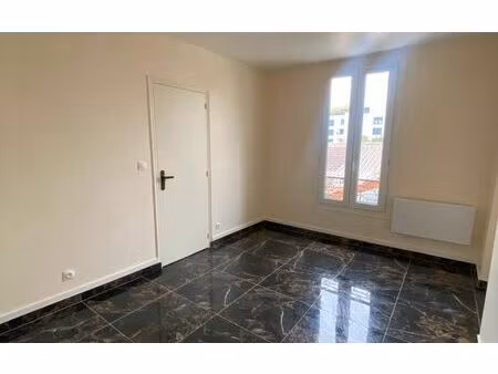 location appartement  m² t-2 à l'île-saint-denis  750 €