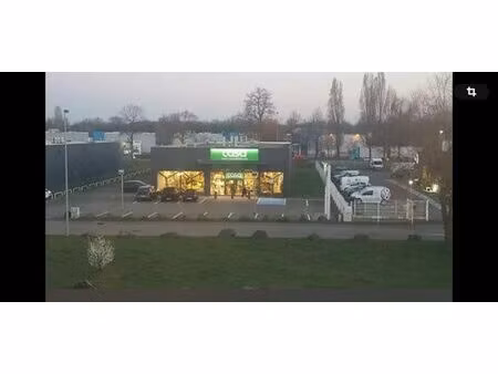 local commercial de 736 m²