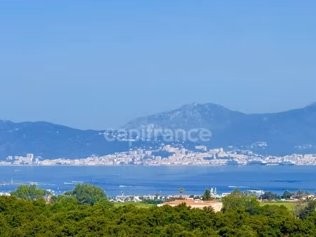 porticcio (corse) villa composée de deux appartements  vue mer  jardin  terrasse  parking