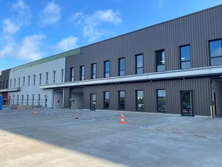 location local d'activités bondy 977 m²