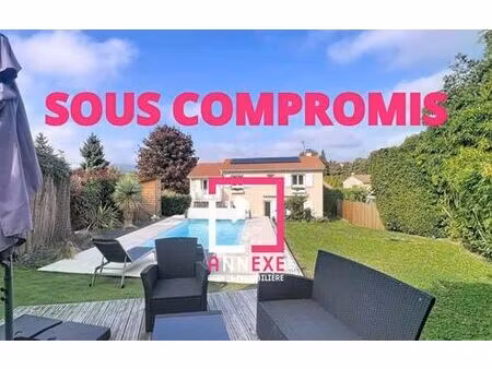 maison de luxe 4 chambres en vente à cailloux-sur-fontaines  auvergne-rhône-alpes