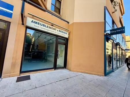 location commerce 2 pièces 81 m² à nice (06000)