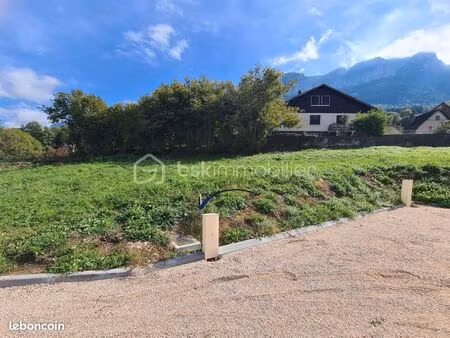 terrain 580 m² saint laurent du pont