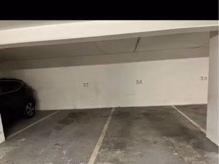 location parking 10m² paris 19ème proche métro ourcq