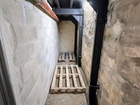 cave 4m2 - centre st mandé - saine et ventilée