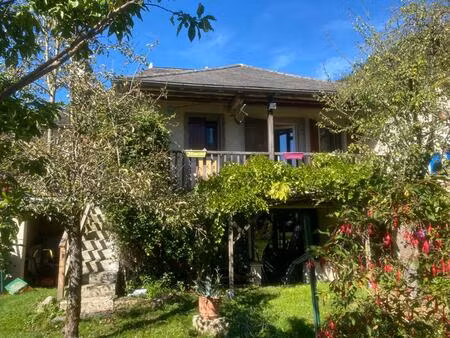 maison de charme en plein coeur de bedous 5 pièce(s) 200 m2