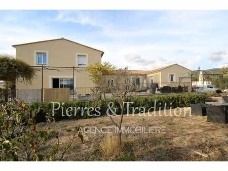 propriété récente avec locaux professionnels avec vue dégagée