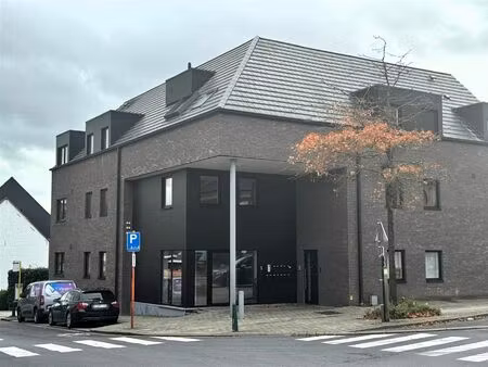 instapklaar en lichtrijk appartement met twee slaapkamers en grote zolder in zwevegem