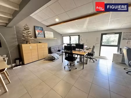 bureaux en étage avec parking et garage au tholonet