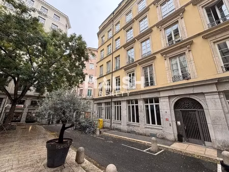 bureaux à lyon 1er - a louer - 89 m²