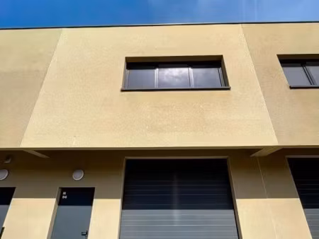 location / local d'activité 136m2 / fleurieu-sur-saône 69250