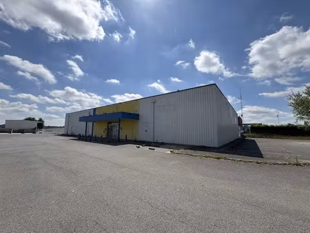a vendre local commercial maignelay-montigny 1 079 m2 env