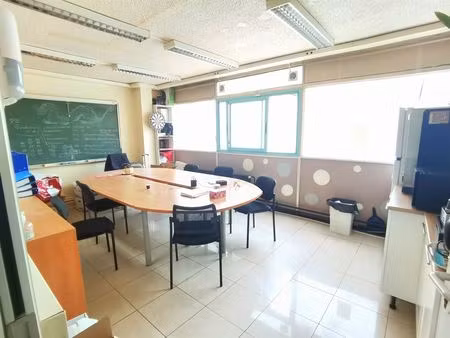 local 180 m2 open space