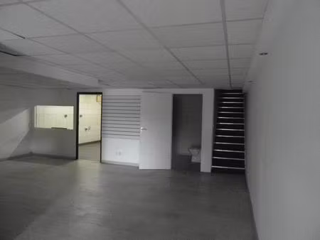 commercial ste clotilde - 140 m2