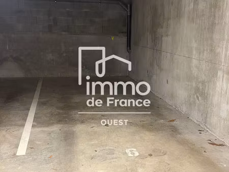 place de parking sécurisée en sous sol dans une résidence récente