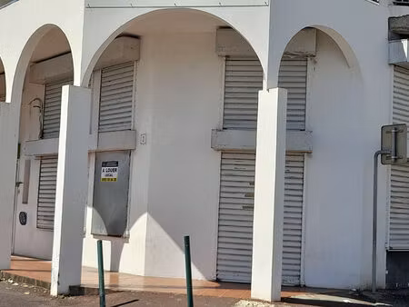 local commercial sainte clotilde 6 pièce(s) 200 m2