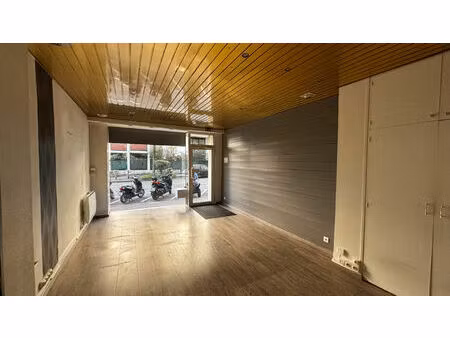 local commercial thonon les bains 38 m2