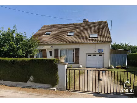 maison familiale au coeur d'un village