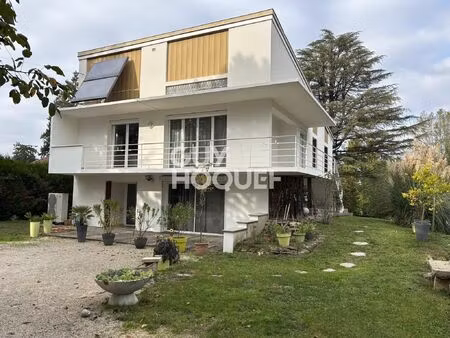 villa d'architecte spacieuse à vendre à saint alban de roche