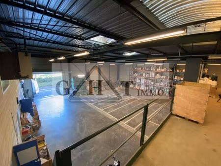 location local commercial