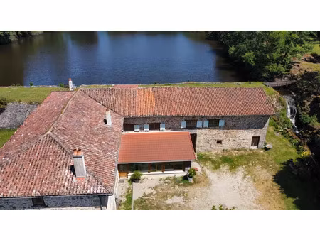 vente ferme 8 pièces 495 m² à verneuil-sur-vienne (87430)  549 500 €