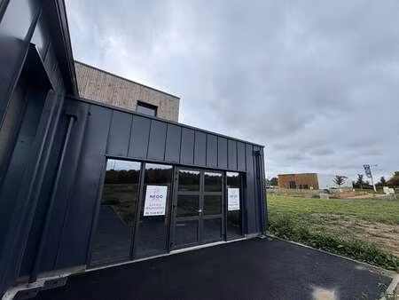 location bureaux et commerces à grez-neuville (49220) : à louer / 198m² grez-neuville