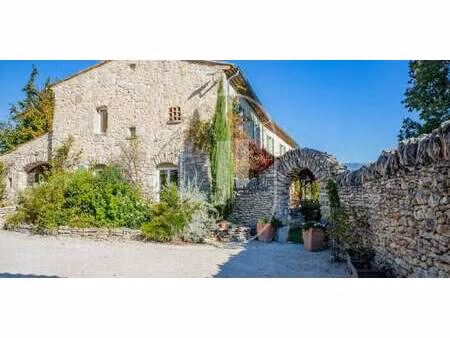 maison avec piscine et terrasse salles-sous-bois (26)