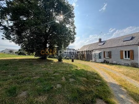 fermette berrichonne  5 pièces  110m2  3.500m2 de terrain avec dépendances  à 5km des...