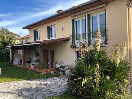 vente maison 5 pièces 108 m² oullins-pierre-bénite (69310)