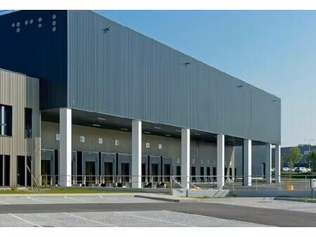 location commerce 5402 m² à corbas (69960)