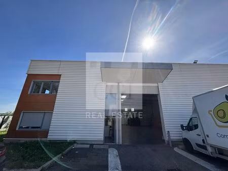 location commerce 670 m² à saint-priest (69800)
