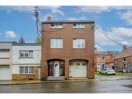 2 lots : maison 3ch 220m²+ hangar de 280m² avec grand jardin