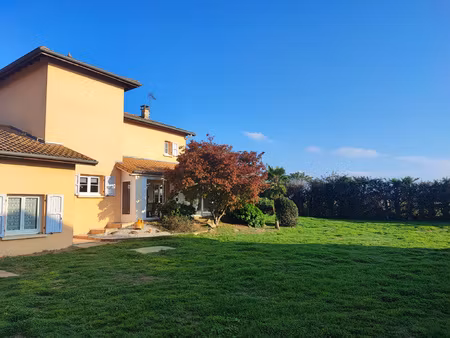 maison plaine du forez hors lotissement avec grand terrain