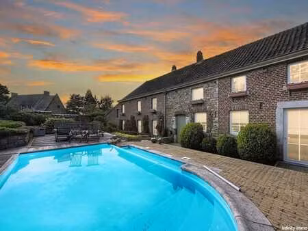 villa d exception - 4 ch - 2 garages - jardin - piscine