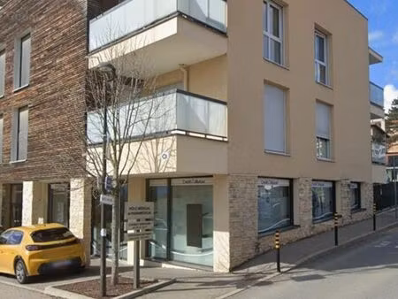 local commercial 131 m²