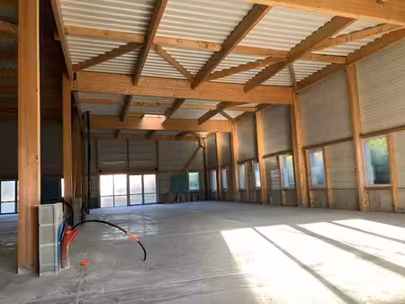 local d'activités 205 m² zone de croix fort st médard d'aunis