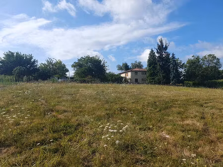 terrain 1768m² viabilise et constructible a eauze