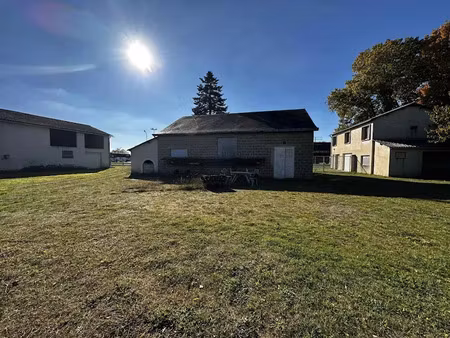 vente locaux professionnels à savigné-sur-lathan (37340)  159 000 €