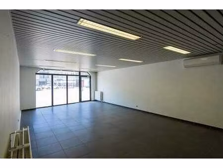 centraal pand met 7x parking