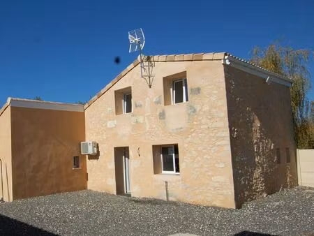 maison en pierre entièrement rénovée  3000 m² de terrain