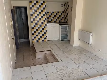 studio situé en plein centre d’anizy