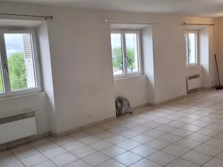 location appartement 4 pièces 81 m² à saint-ismier (38330)  860 €