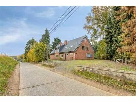 propriété unique sur un domaine d'environ 85 ares