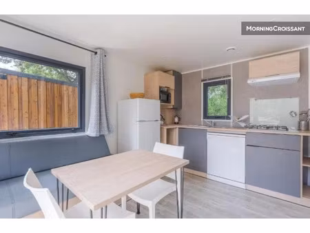 location meublée locaux professionnels 1 pièce 18 m² à saint-julien-de-concelles (44450)  