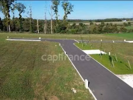 vente terrain à écoyeux (17770) : à vendre / 645m² écoyeux