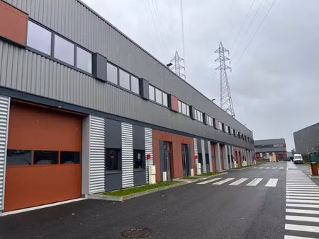 à louer : locaux d'activités 5 490 m²