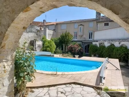 un lieu de vie à modeler selon vos envies et vos projets  idéal pour une grande famille  a